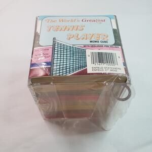 Vtg MEMO CUBE Clear w/Pen Holder - 600 Notes Size: 3.5"x3.5" Tennis Player READ